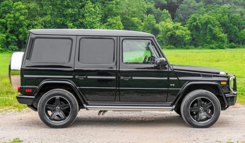 
								2017 Mercedes-Benz G550 Black full									