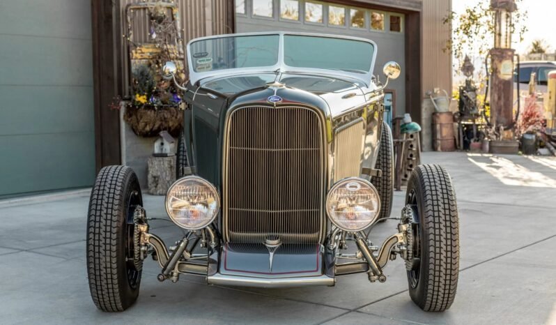
								1932 Ford Roadster Highboy V8 Hot Rod full									