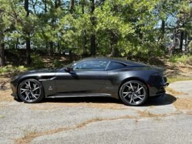2021 Aston Martin DBS