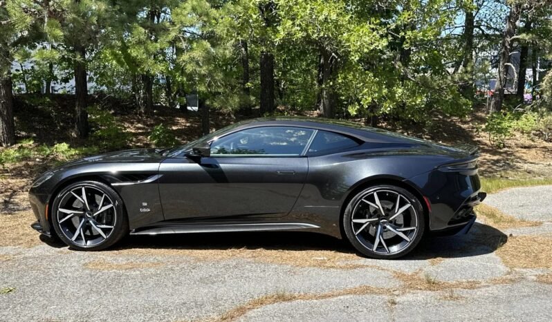 
								2021 Aston Martin DBS full									