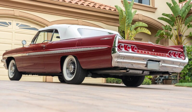 
								1961 Pontiac Bonneville full									