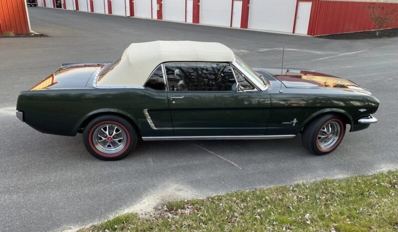 
								1965 Ford Mustang Convertible full									