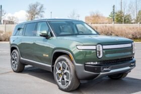 2023 Rivian R1S Adventure Green