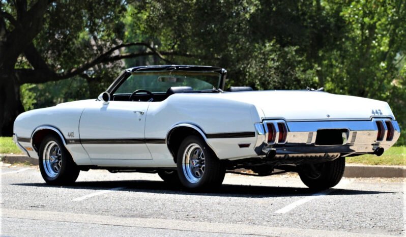 
								1970 Oldsmobile 442 W30 Convertible V8 full									