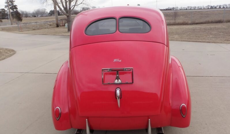 
								1941 Ford Deluxe Tudor Sedan full									