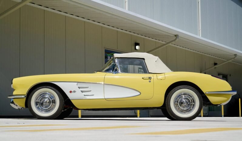 
								1958 Chevrolet Corvette V8 Yellow full									