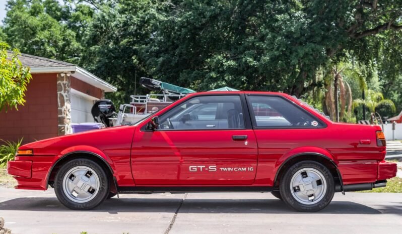 
								1987 Toyota Corolla GT-S 1.6 full									