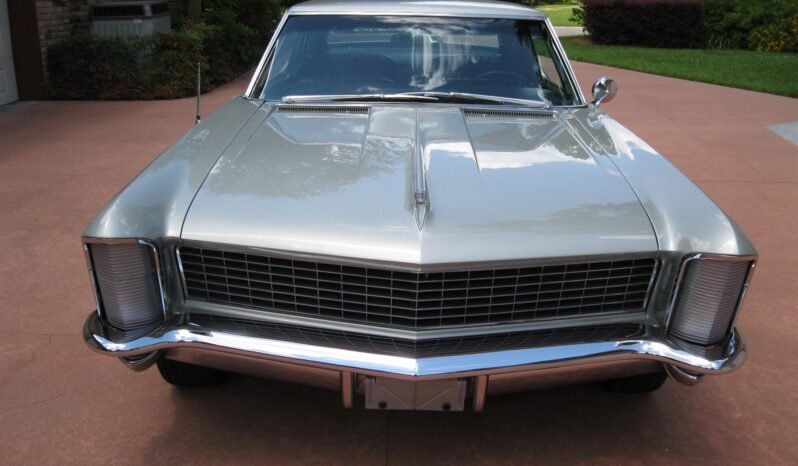 
								1965 Buick Riviera Seafoam Green full									