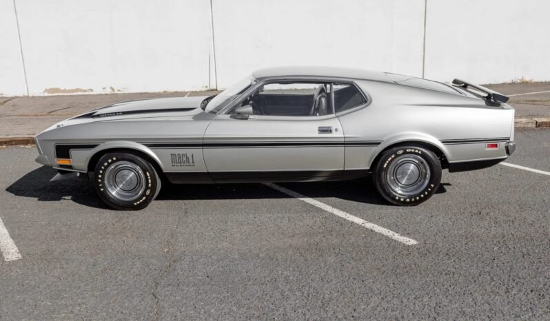 
								1971 Ford Mustang Mach 1 full									