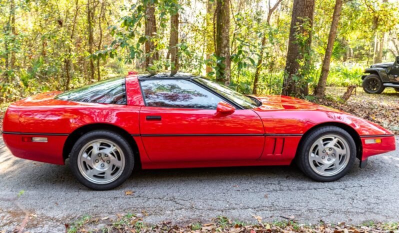 
								1990 Chevrolet Corvette ZR-1 full									