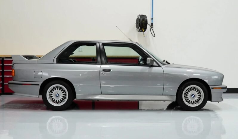 
								1988 BMW M3 2.3L E30 Coupe full									