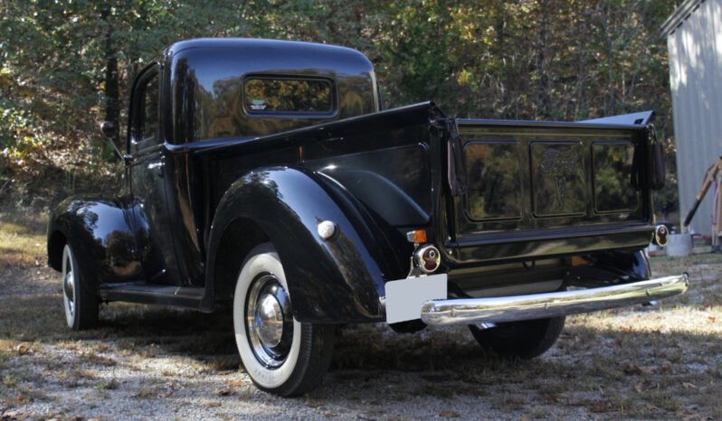 
								1940 Ford F-1 Pickup Truck full									