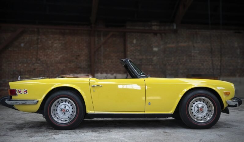 
								1975 Triumph TR6 Roadster full									