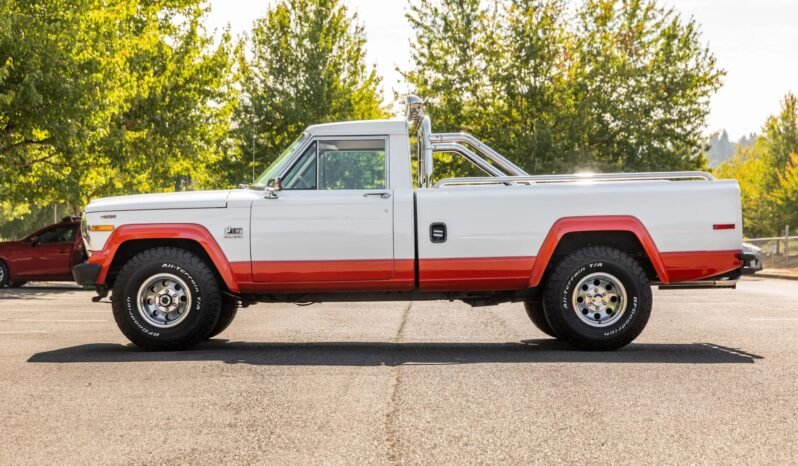 
								1982 Jeep J-10 Pickup Truck 4WD full									
