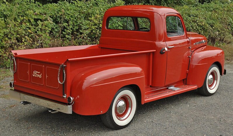 
								1952 Ford F-1 Pickup Truck full									