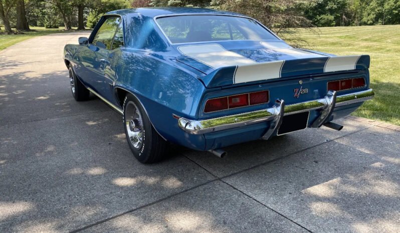 
								1969 Chevrolet Camaro Z/28 V8 LeMans Blue full									