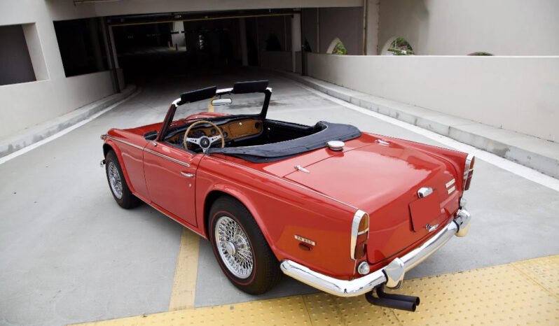 
								1968 Triumph TR250 Red full									