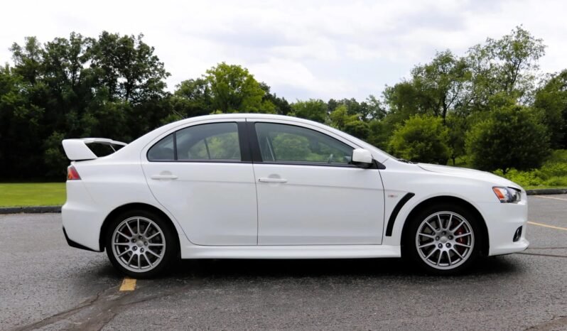 
								2010 Mitsubishi Lancer Evolution X GSR full									