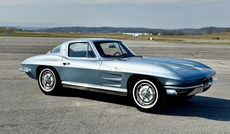
								1963 Chevrolet Corvette Split-Window Coupe 4-Speed full									