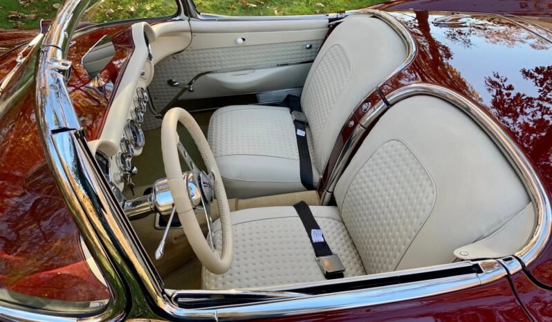 
								1957 Chevrolet Corvette Convertible 327CI V8 full									