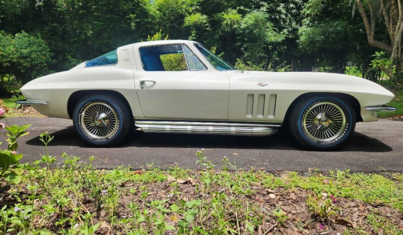 
								1965 Chevrolet Corvette Coupe full									