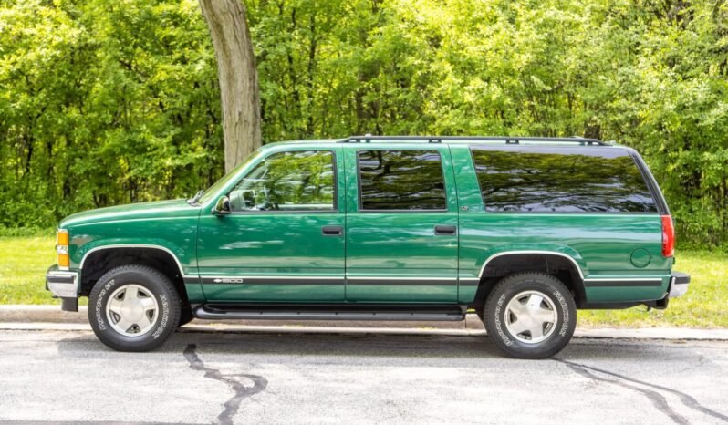 
								1999 Chevrolet K1500 Suburban LT 4X4 full									