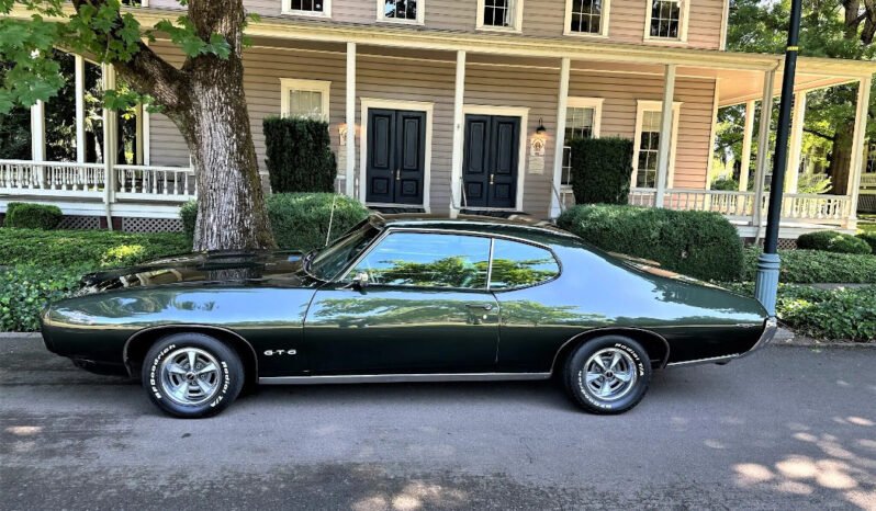 
								1969 Pontiac GTO Metallic Green full									