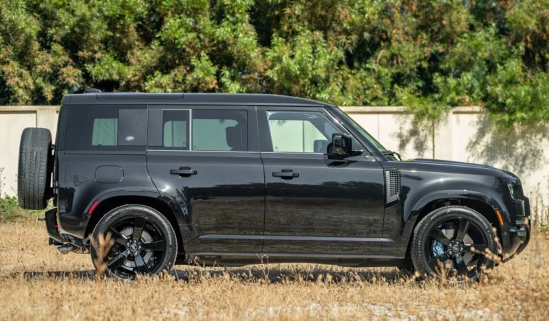 
								2022 Land Rover Defender full									