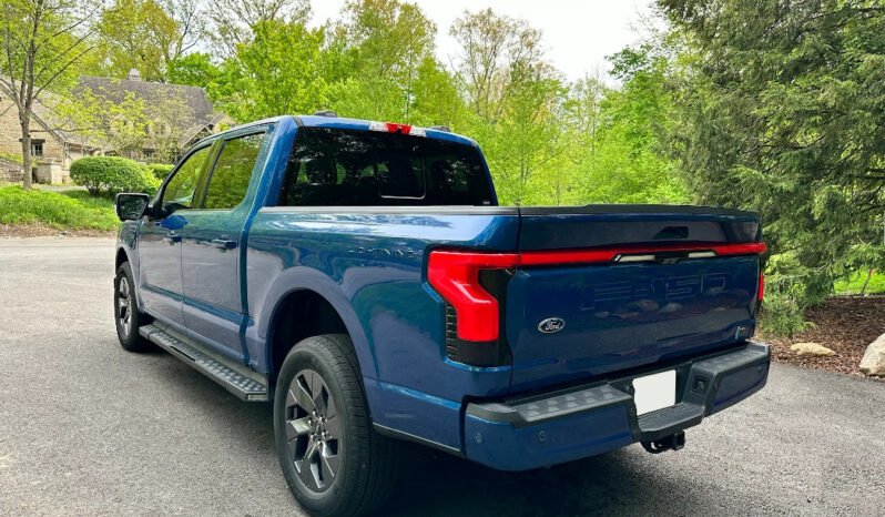 
								2022 Ford F-150 Lightning Pickup Truck full									