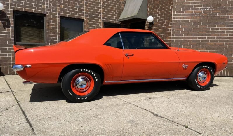 
								1969 Chevrolet Camaro SS Orange full									