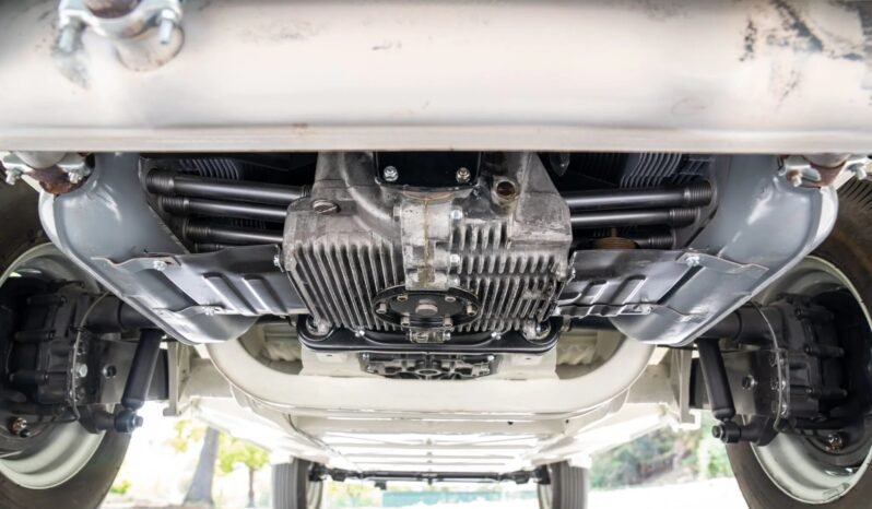 
								1966 Volkswagen Type 2 Deluxe 21-window full									