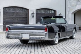 1964 Lincoln Continental V8