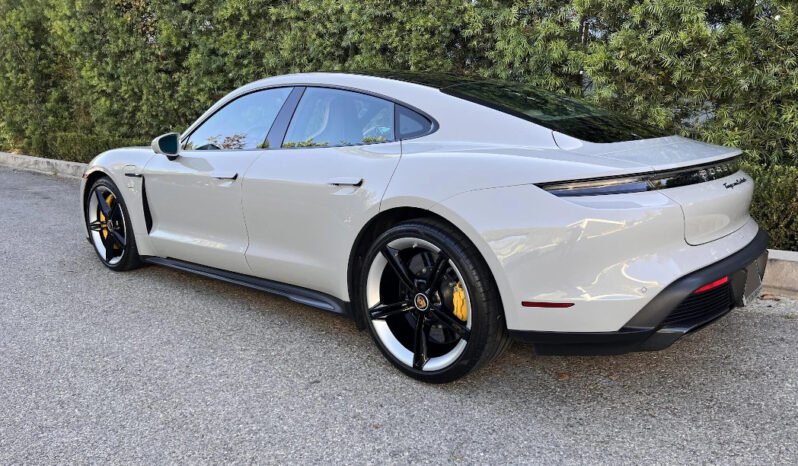 
								2021 Porsche Taycan Turbo S full									