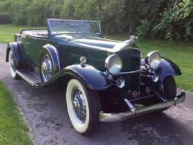 1932 Packard 902 Roadster