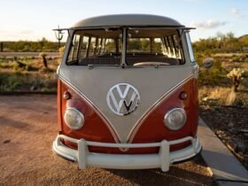 1960 Volkswagen Type 2 Deluxe Bus