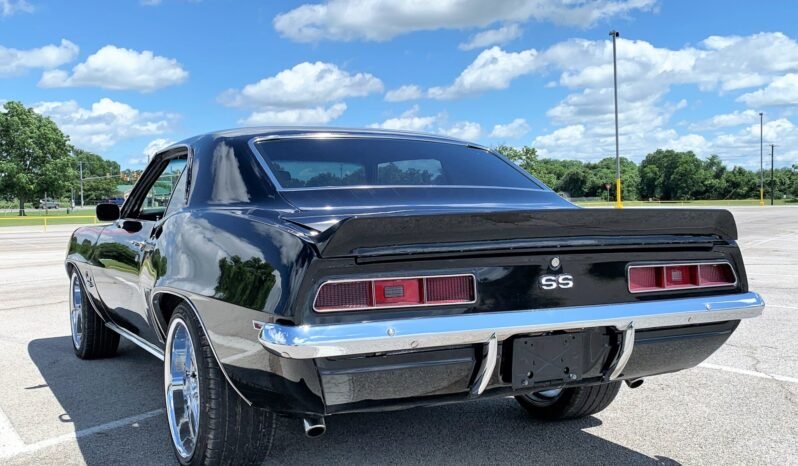 
								1969 Chevrolet Camaro Black V8 full									