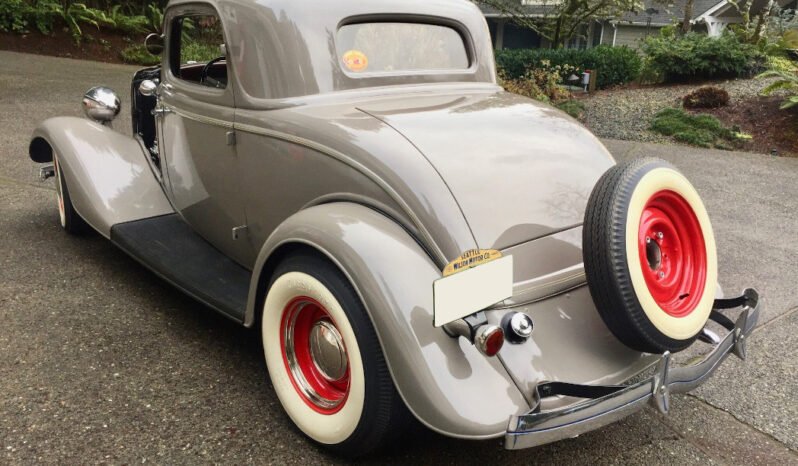 
								1933 Ford Deluxe 3-Window Coupe V8 full									