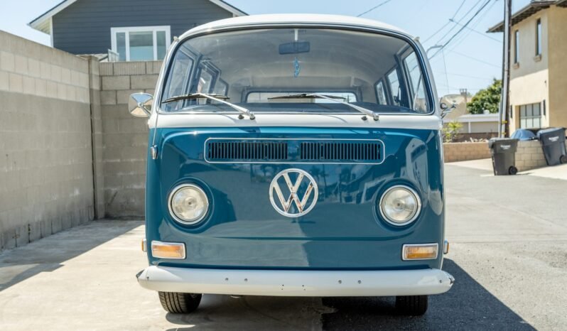 
								1971 Volkswagen Bus Bay-Window full									