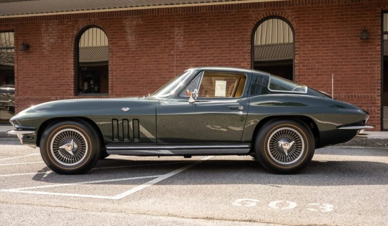 
								1965 Chevrolet Corvette C2 Coupe full									
