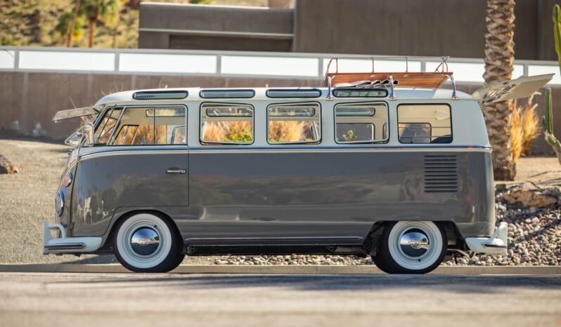 
								1964 Volkswagen Type 2 Deluxe 21-Window full									