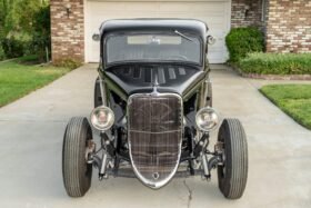 1933 Ford 5-Window V8