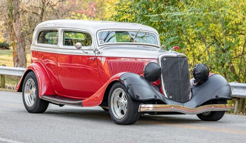 
								1934 Ford Tudor Deluxe V8 full									