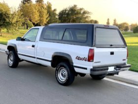 2000 GMC Sierra Classic K2500 SL