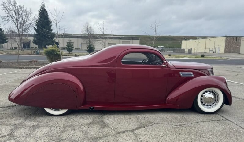 
								1937 Lincoln Zephyr full									