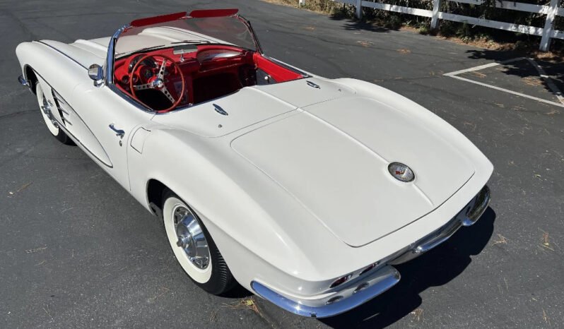 
								1961 Chevrolet Corvette White full									