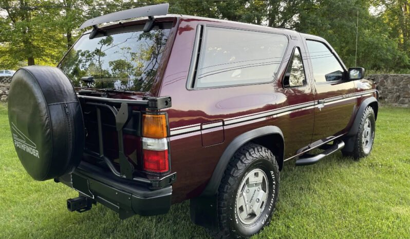 
								1988 Nissan Pathfinder SE V6 full									