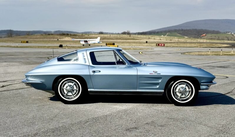 
								1963 Chevrolet Corvette Split-Window Coupe 4-Speed full									