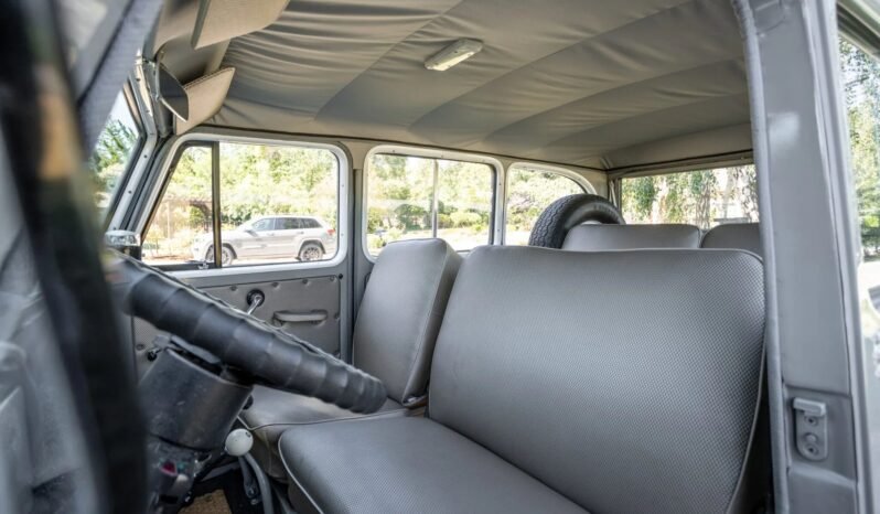 
								1963 Willys Jeep Utility Wagon 4X4 full									