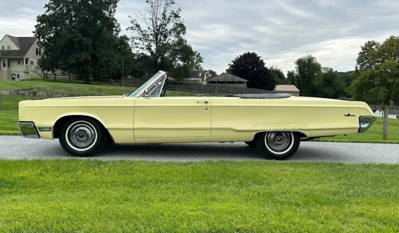 
								1967 Chrysler 300 full									