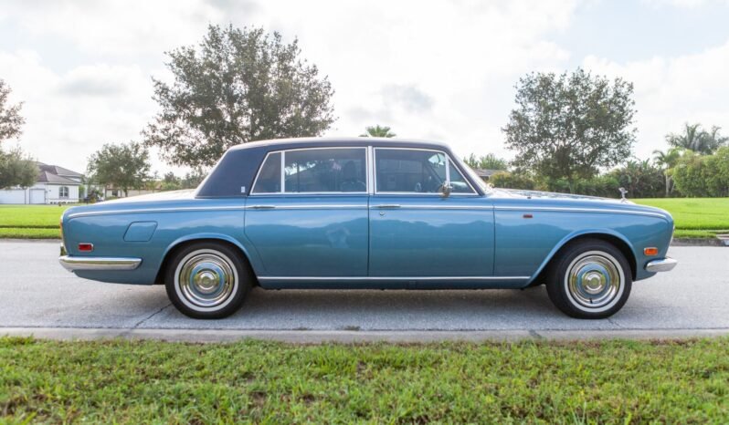 
								1972 Rolls-Royce Silver Shadow V8 full									